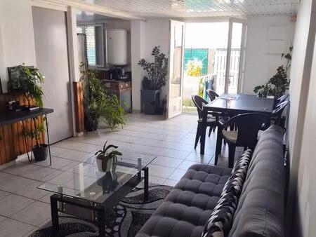 t3 privatif bas de villa petite île ville