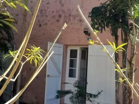 t2 avec terrasse et jardinet