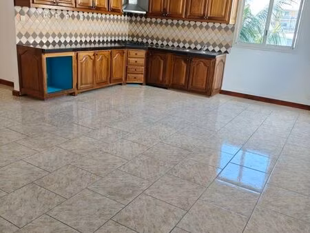 location t3 - 80 m²