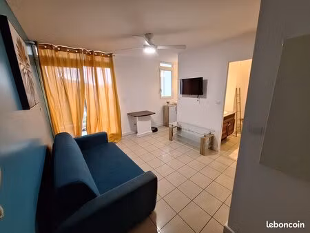 studio meublé avec terrasse