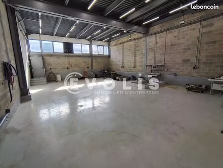 local d'activité 492 m²