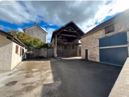 maison avec grange de 120 m²  terrain de 942 m² – fleurey-sur-ouche