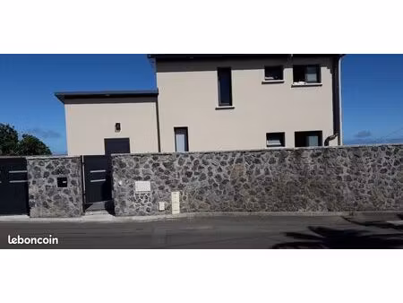 loue superbe maison de standing à petite-ile