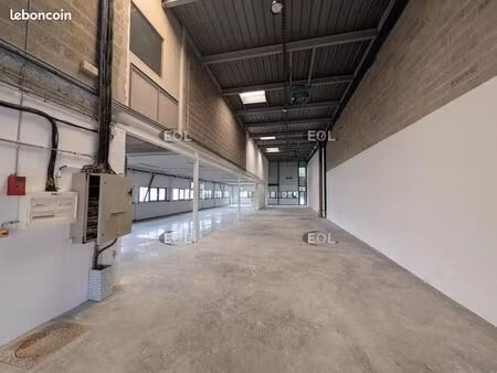 local d'activité 671 m²