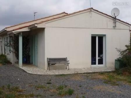 maison 6 piéces 105 m2 plein pied a st soulle