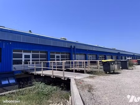 local divers 462 m² longvic