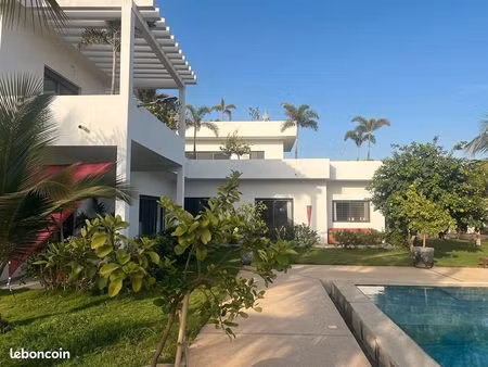 villa 5 pièces 1520 m²