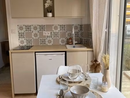 studio avec terrasse et jardin