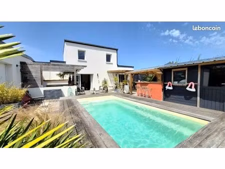 maison contemporaine avec piscine-132m2-trémuson