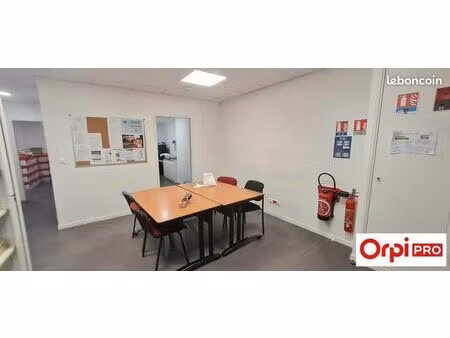 bureau 179 m²