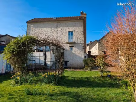 maison en pierre 1850 avec dépendance – 130 m² habitables – terrain 1 525 m² – garage – ca