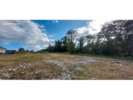vorges les pins : parcelle de terrain a vendre