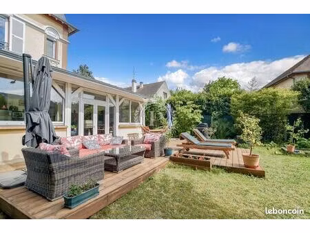 propriété 8 pièces 214 m²