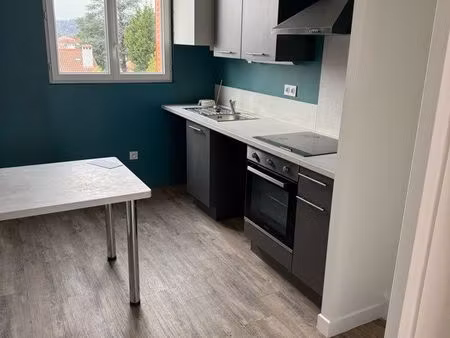 t3 rénové avec balcon – romans-sur-isère