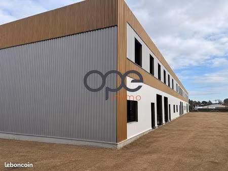 local 260 m² asnières-sur-oise