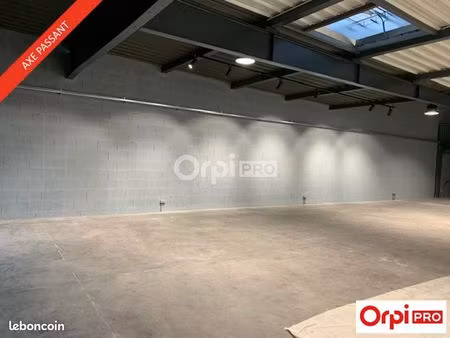 local commercial 670 m²