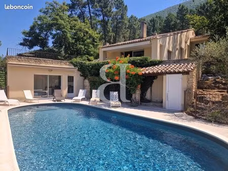 villa 7 pièces 174 m²