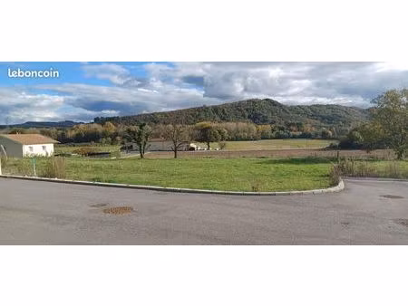 terrain 675 m² beauregard baret