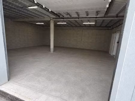 à louer – local d'activité / bureaux de 210 m2
