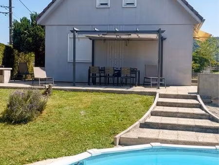 maison familiale rénovée avec piscine – 130 m² – mathay