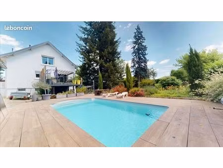 villa 5 pièces 160 m²