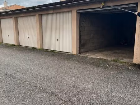 garage fermé quartier chateauvert
