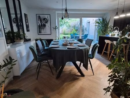 maison de ville rénovée avec jardin arboré seloncourt