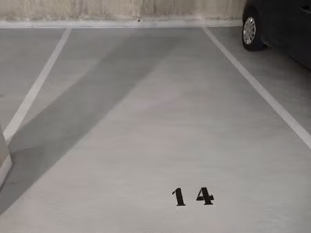 place de parking cergy-le-haut - sécurisée - immeuble récent