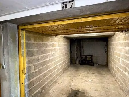 box fermé sécurisé à louer – cergy  les châteaux brûloirs