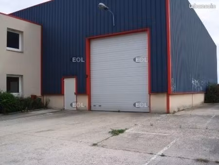 local d'activité 544 m²