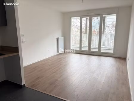 appartement 2 pièces 42.39m² à louer 950 - cergy 95000