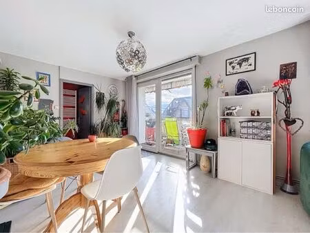 appartement 5 pièces fesches le chatel