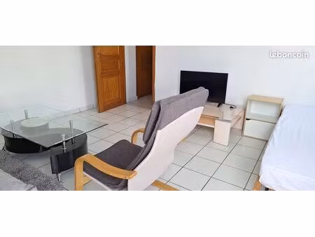 location studio meublé