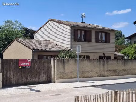pavillon 8 pièces 162 m²