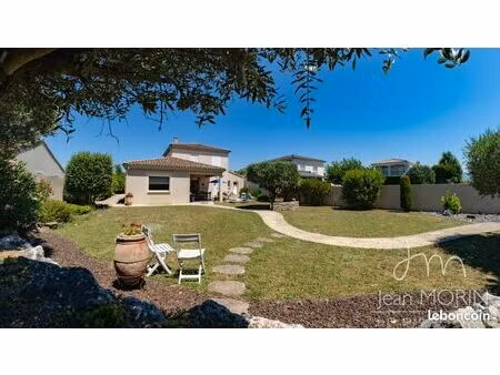 maison 6 pièces 137 m²
