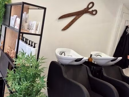 à vendre – fonds de commerce salon de coiffure mixte – bergerac centre-ville