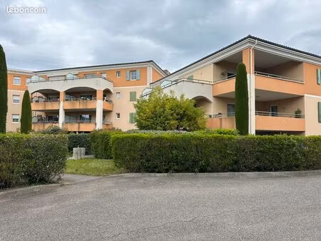 appartement 51 m² avec terrasse 12 m² et garage de 20 5m² : 665 hors charges