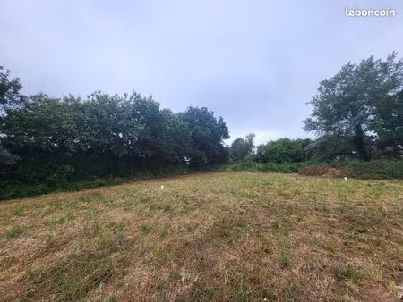 terrain 537 m² lannilis