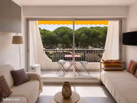 studio cabine avec piscine à 200m de la plage