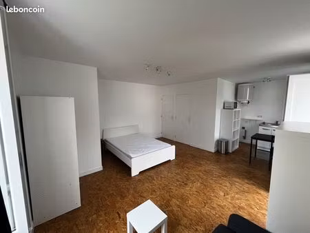 location studio meublé 415 euros