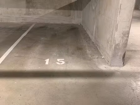 place de parking sous-sol