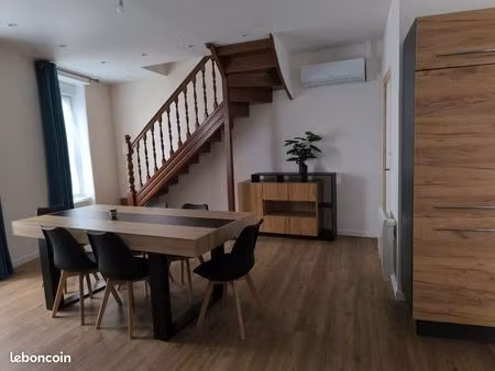 maison climatisée avec toit terrasse et jardin