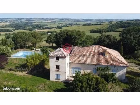 propriété 8 pièces 253 m²
