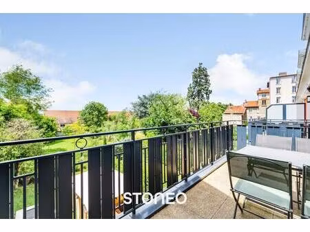 clamart centre - duplex en dernier etage - avec terrasse et vue dégagée sur jardin