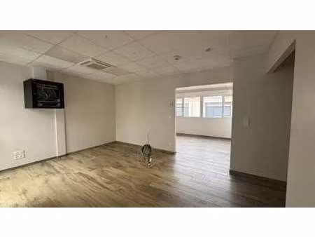 location bureaux 144 m²