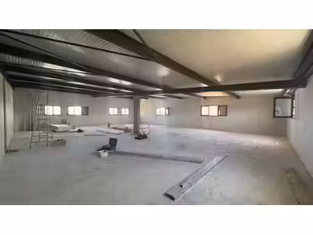 location bureaux saint-estève 66240 192m²