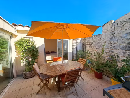 appartement centre ville arles avec patio