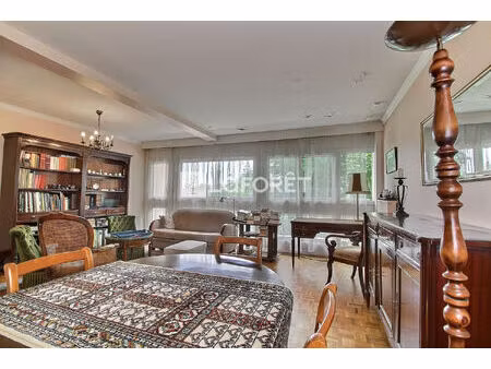 appartement 4 pièces 75m² avec balcon  parkings et cave.