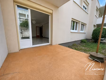 appartement type 3 avec terrasse  jardinet  cave et station