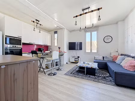appartement rénové orange 4 pièce(s) 3 chambres 76m² + cour privative